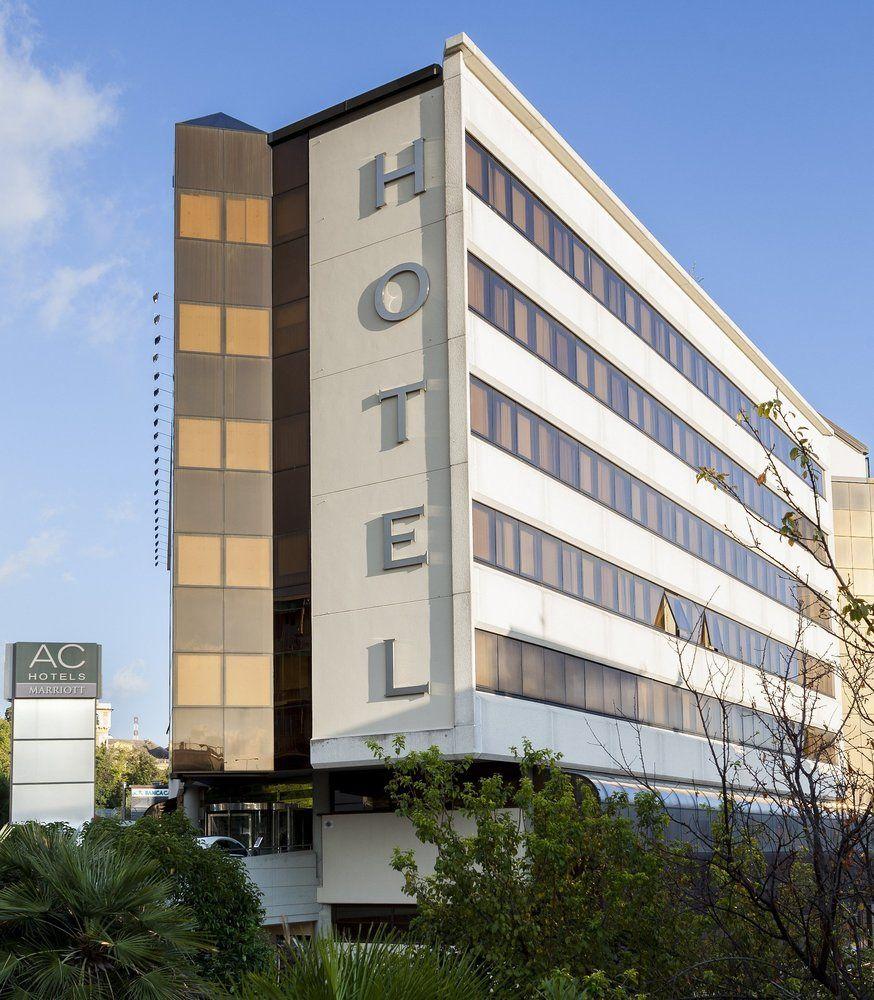 Ac Hotel Genova By Marriott Bagian luar foto