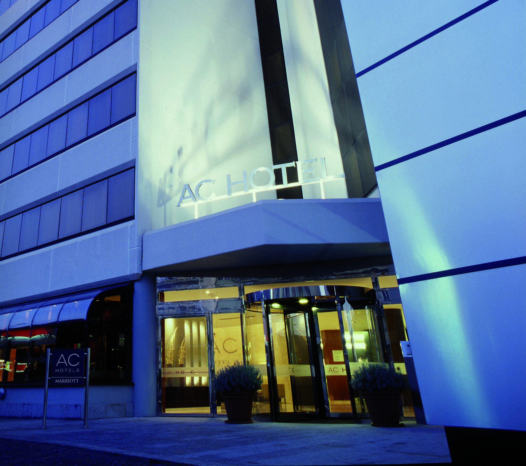 Ac Hotel Genova By Marriott Bagian luar foto